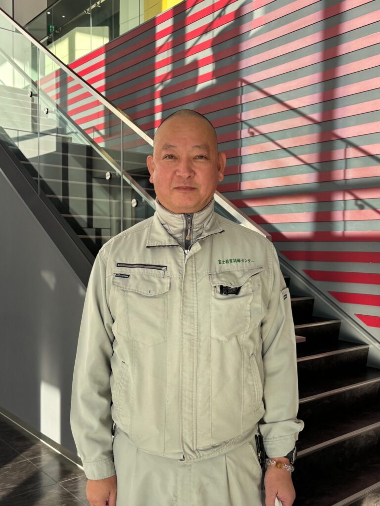 新倉 講師